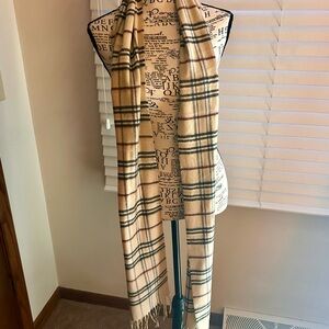 V. FRAAS Classic Beige and Black Checkered Scarf